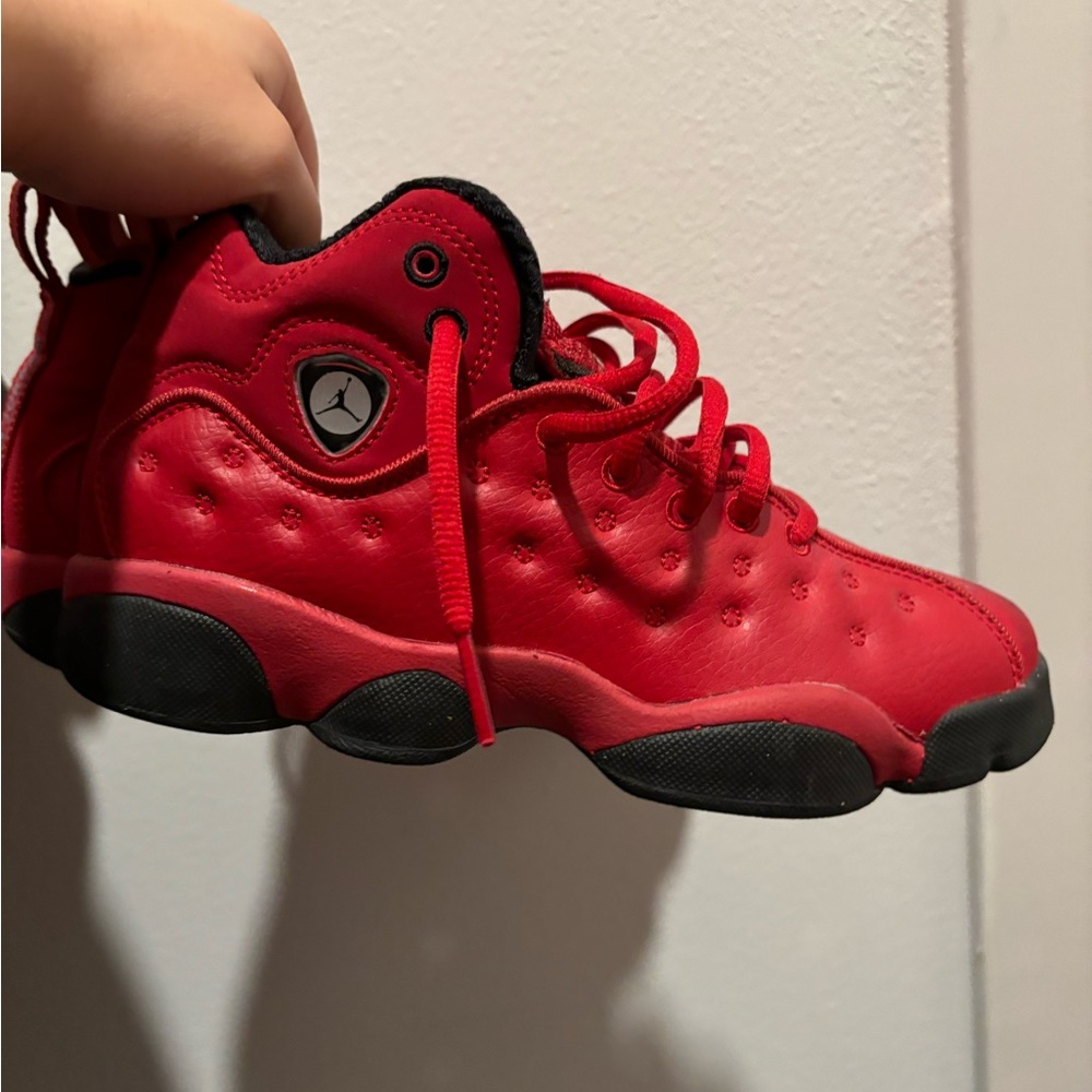 Red jordans - Picture 2 of 3